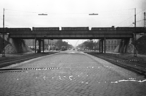 Fehérvári úti vasúti felüljáró a Dombóvári útnál, 1960.